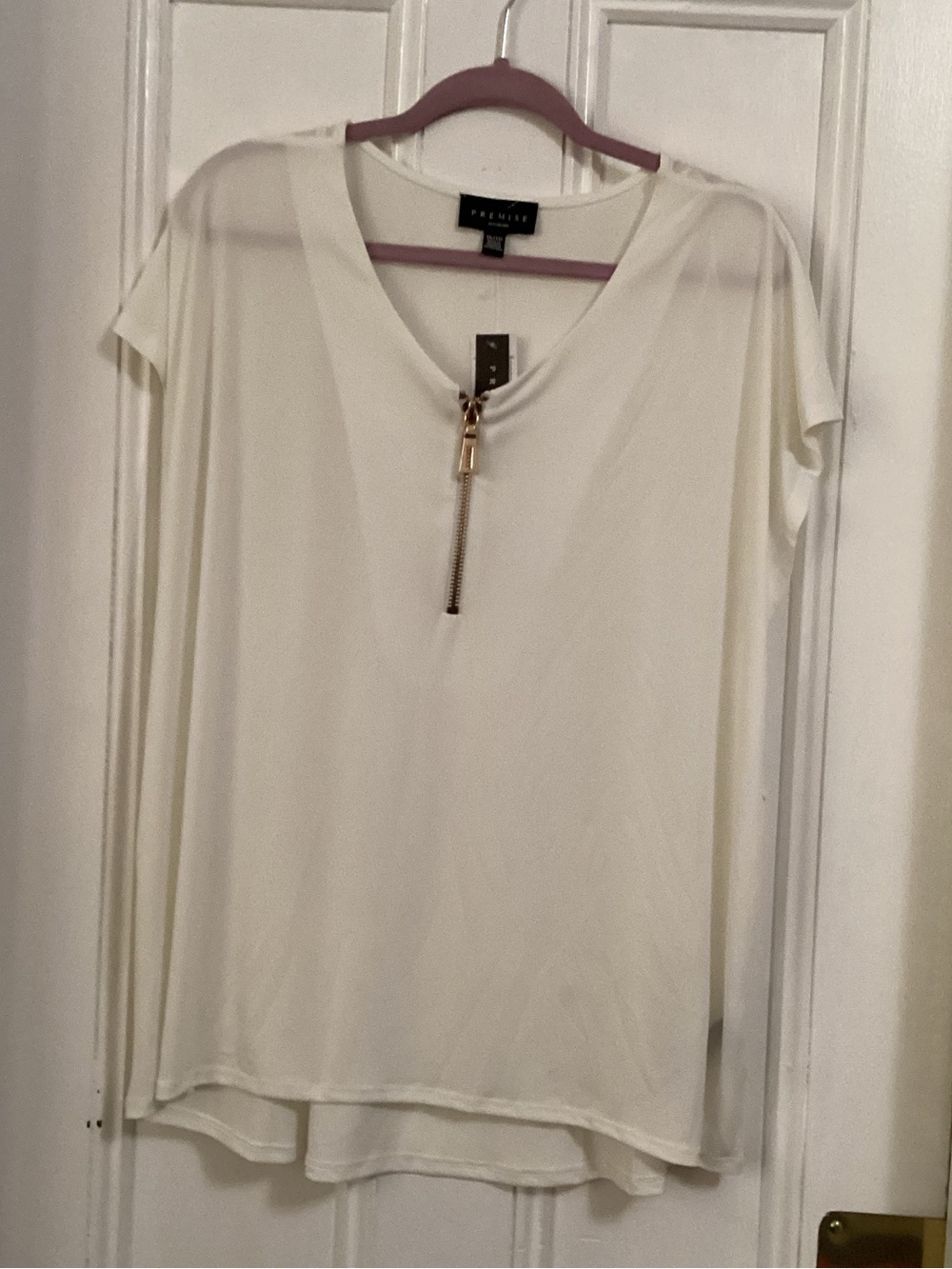 Premise Cream V-Neck Short Sleeve Top with Gold Zip